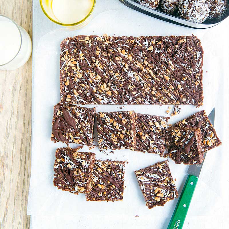 No-Bake Snickers Slice